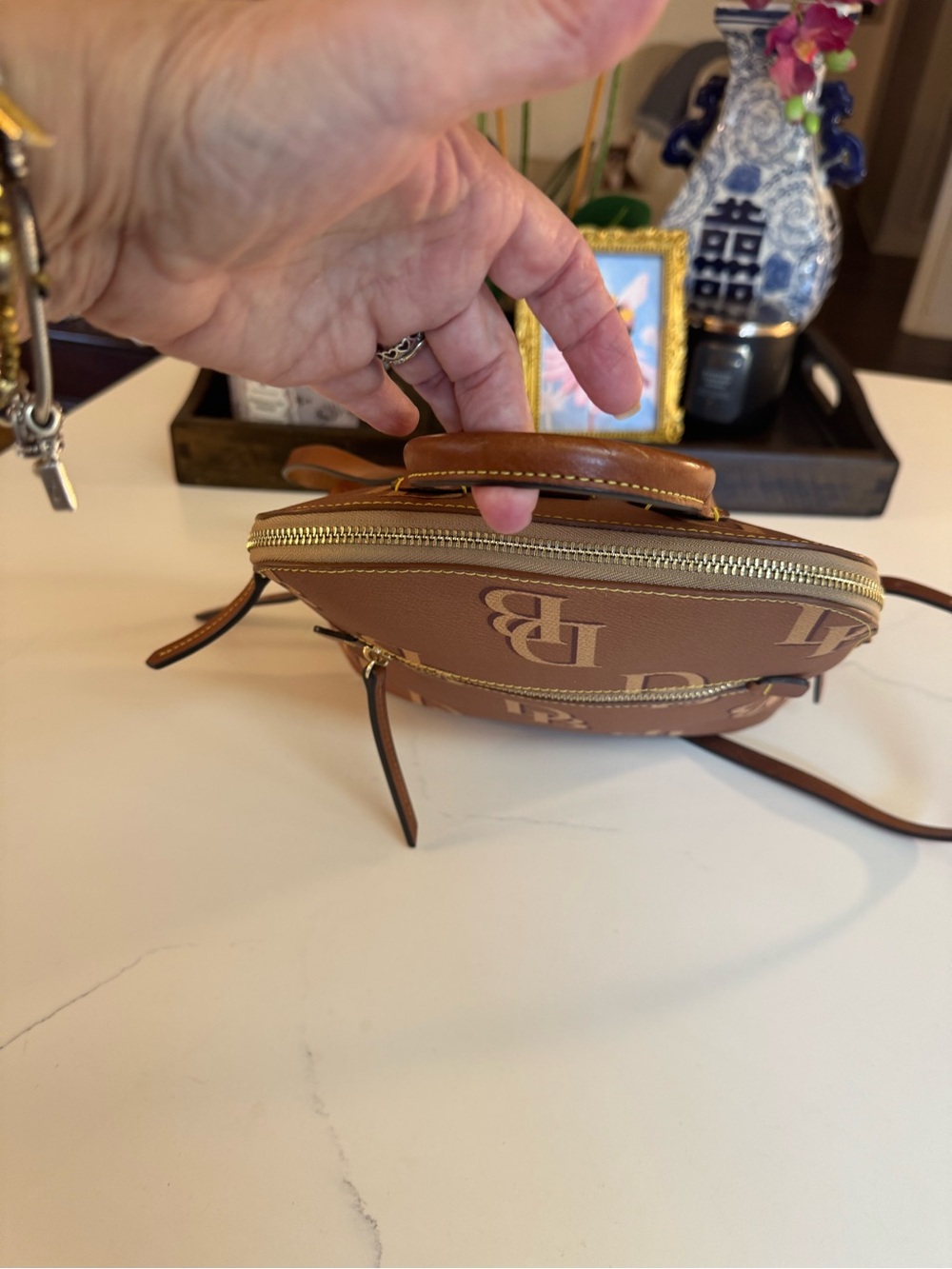 🤎 DOONEY & BOURKE SIGNATURE LEATHER BACKPACK! - Picture 7 of 13